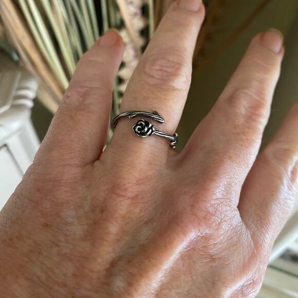 Stainless Steel Rose Thorn Vine Ring - Picture 4 of 4